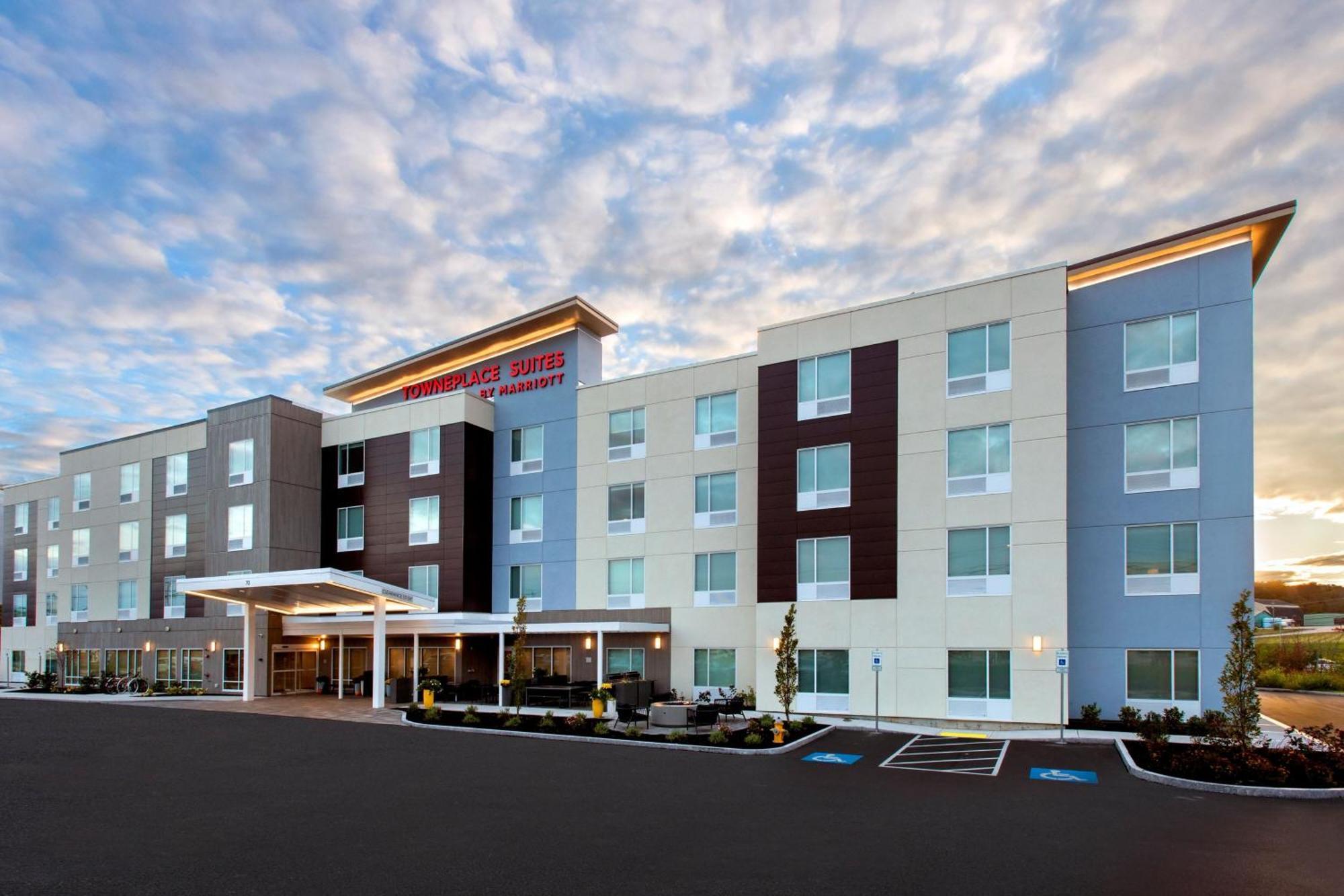 Towneplace Suites Portland Airport Me South Portland Exterior foto